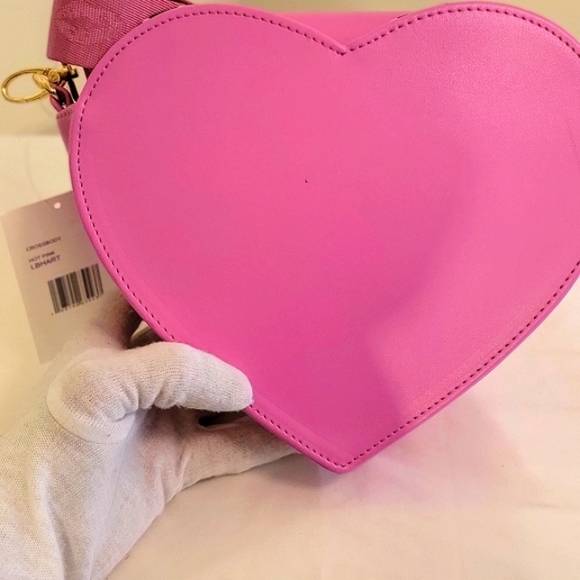 Betsey Johnson Heart Shape Crossbody - Picture 3 of 6